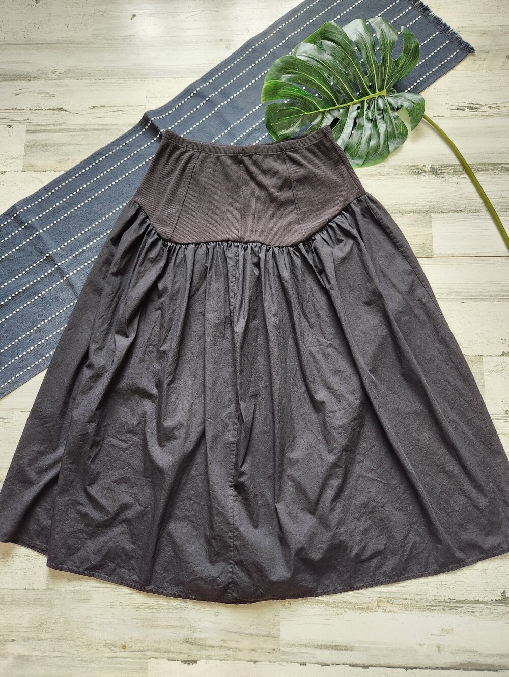 Lisa Says Gah Penny Midi Length Skirt Black Size Large - Picture 4 of 7